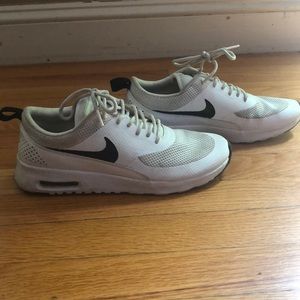 White Nike Air Max Thea